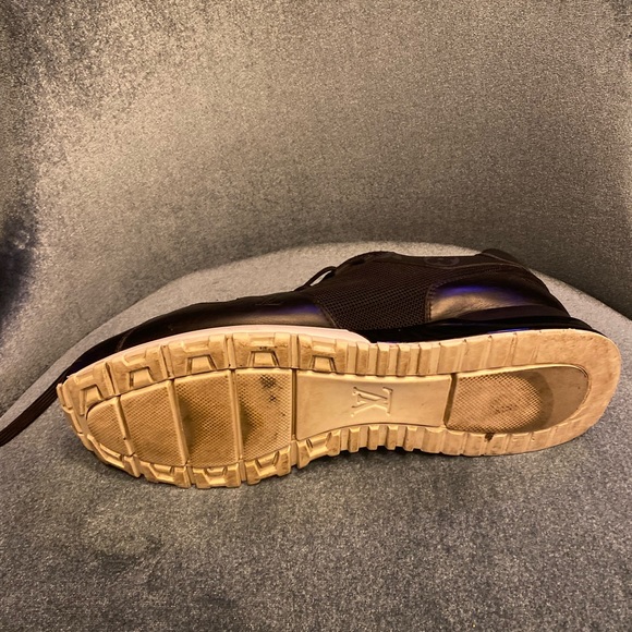 Louis Vuitton - Run Away Sneaker - No Holds main image 9
